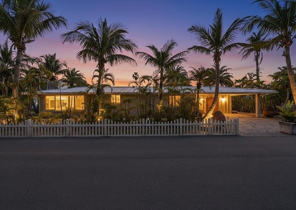 1st image of 834 Jungle Queen Way