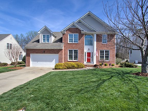 2nd image of 302 Lucas Park Dr