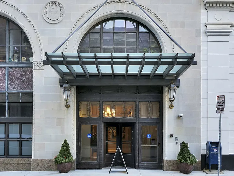 The Residences at Barnett — Photo 7