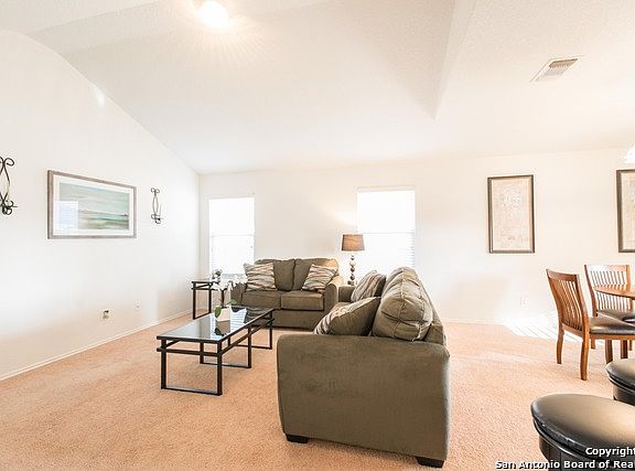 4th image of 3909 Wensledale Dr