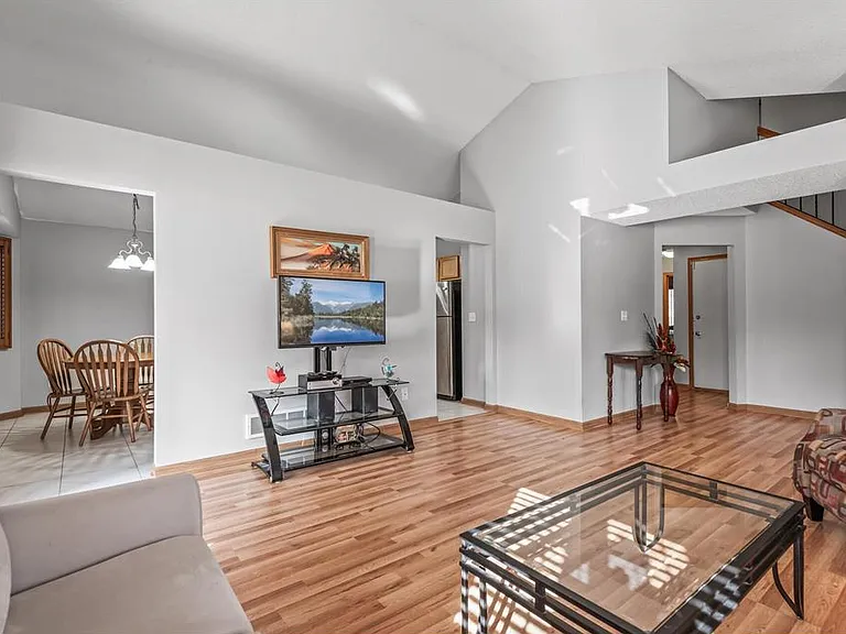 13504 Parkwood Dr — Photo 1