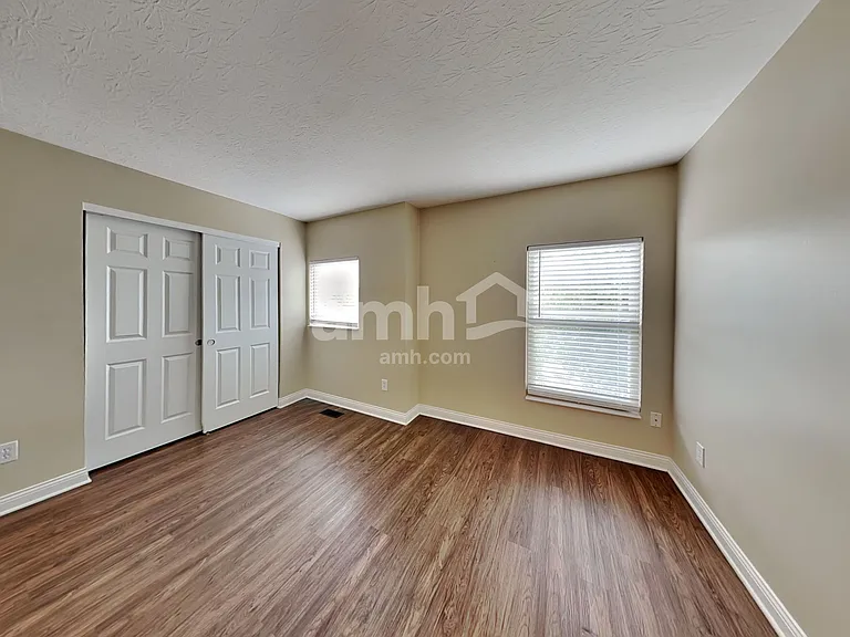 270 Huntington Dr — Photo 21