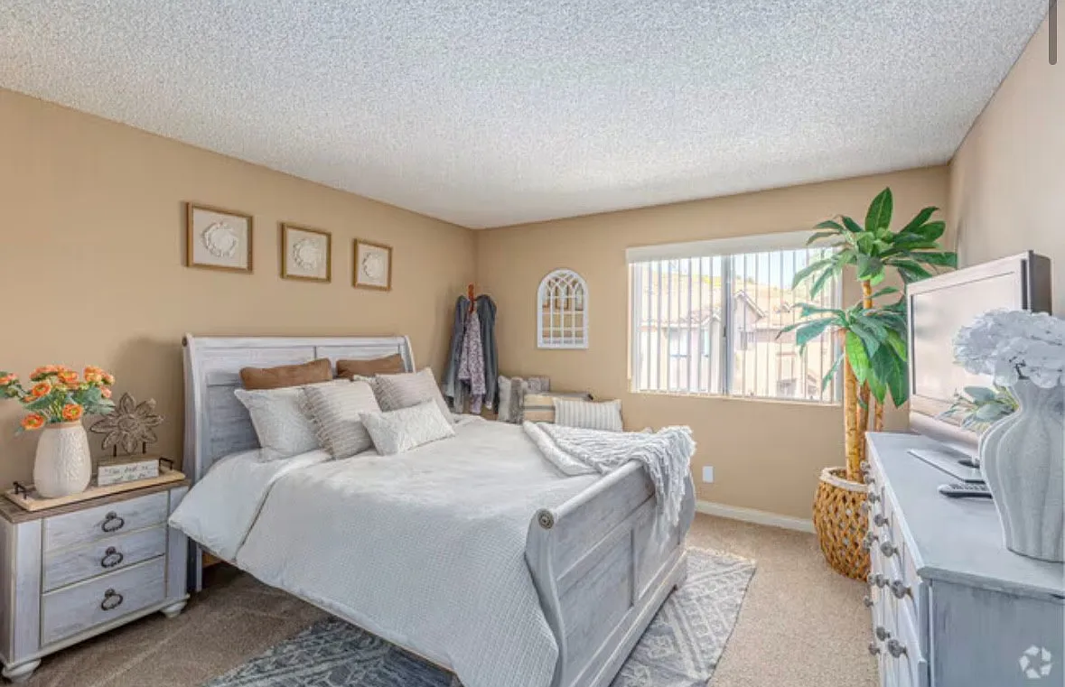 Wintercrest Village Apartments — Photo 4
