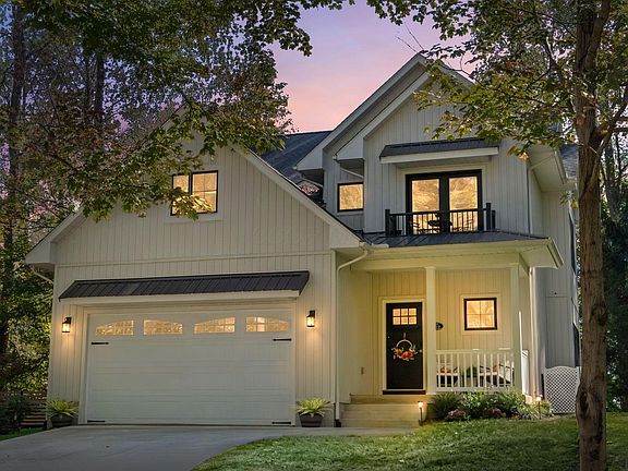 5th image of 512 Greenacre Cir
