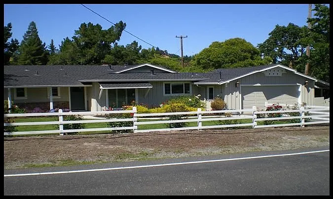 3280 Withers Ave photo 1