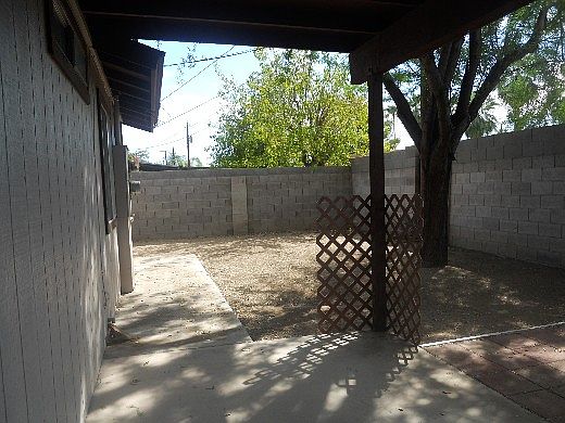 5th image of 1637 E Glenrosa Ave #1