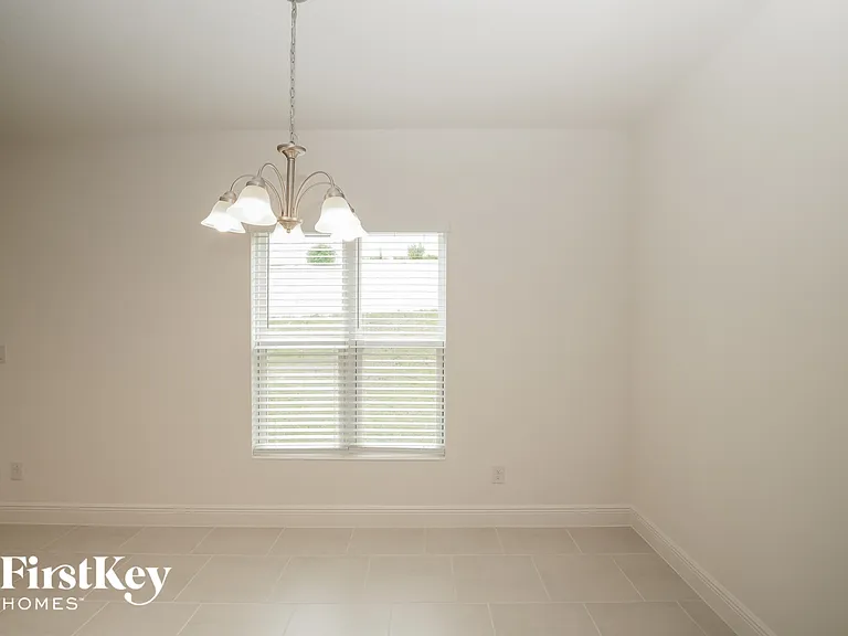 681 Blackstone St — Photo 3