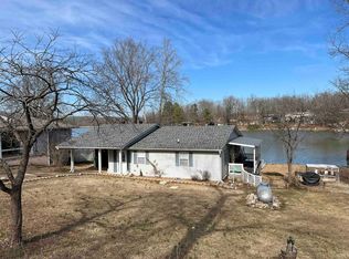 164 E Lakeshore Dr, Cherokee Village, AR 72529