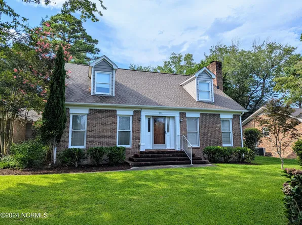 301 Bretonshire Road, Wilmington, NC 28405