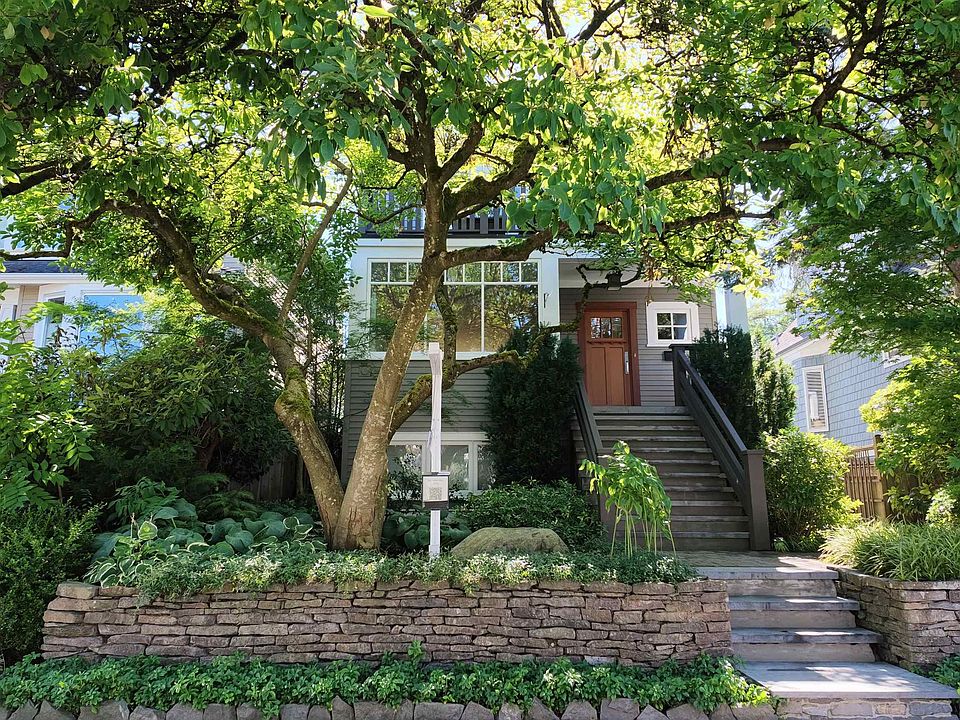 1st image of 456 Aubrey Pl