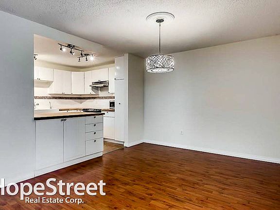 5th image of 550 Westwood Dr SW #323