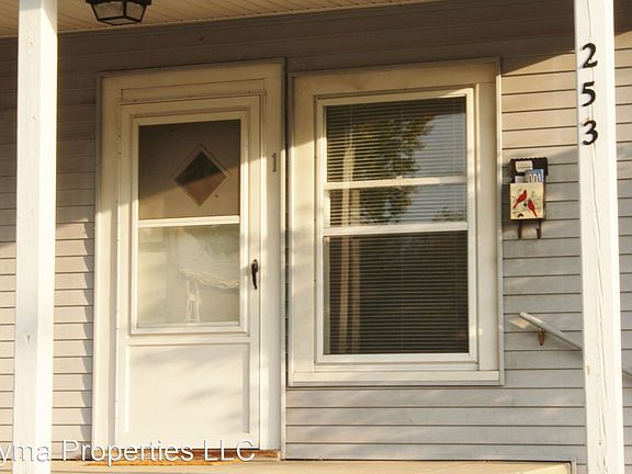 5th image of 253 Knapp St NE APT 1