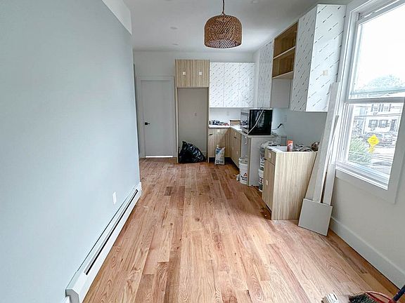 4th image of 239 Halladay St #2