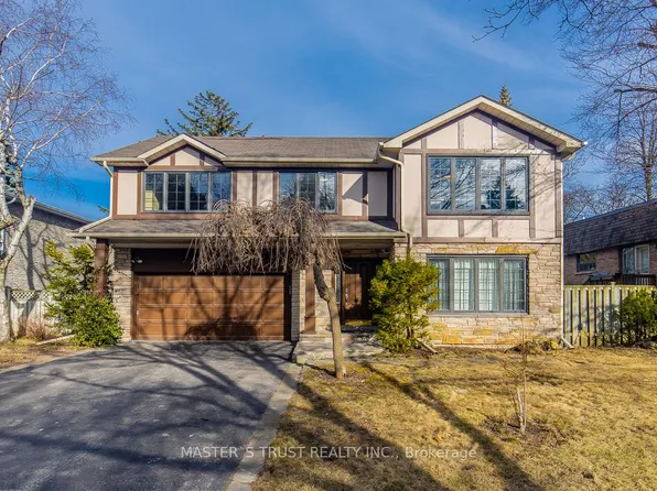 153 Banbury Rd, Toronto, ON M3B 2L7