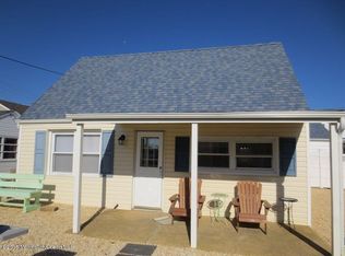 2 Pennsylvania Ave, Lavallette, NJ 08735