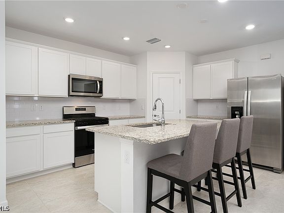 5th image of 42428 Cascade Dr
