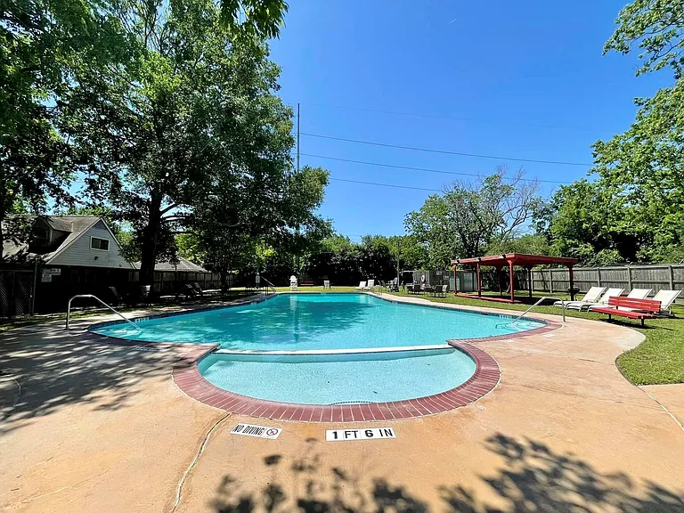 4810 Bayou Vista Dr — Photo 48