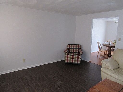 5th image of 1647B Willis Dr