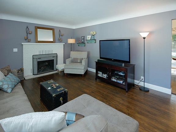 8125 Bruning St-104