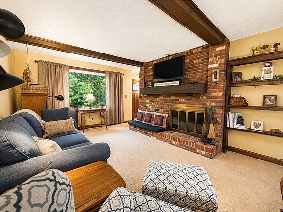 5th image of 739 Melody Ln