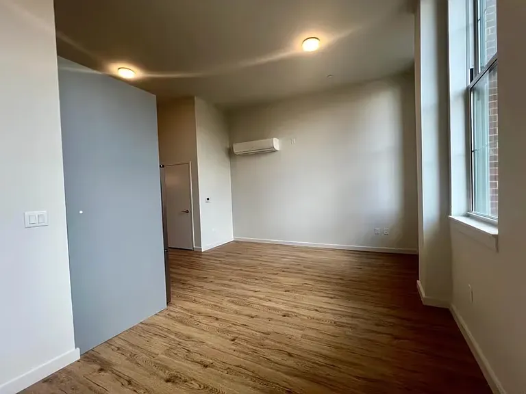 991 Saint Johns Pl #3J — Photo 5