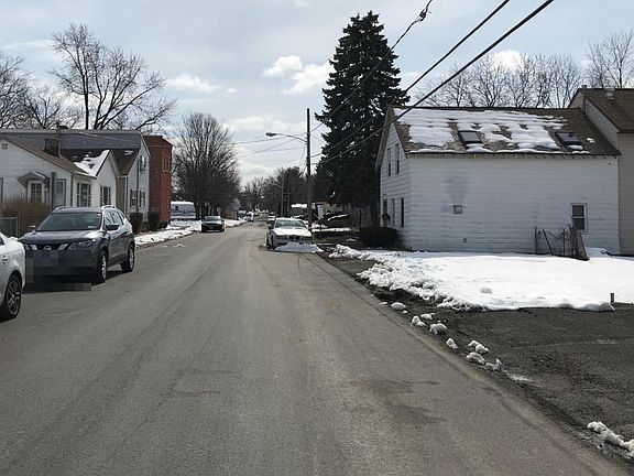 5th image of 746 1st Ave
