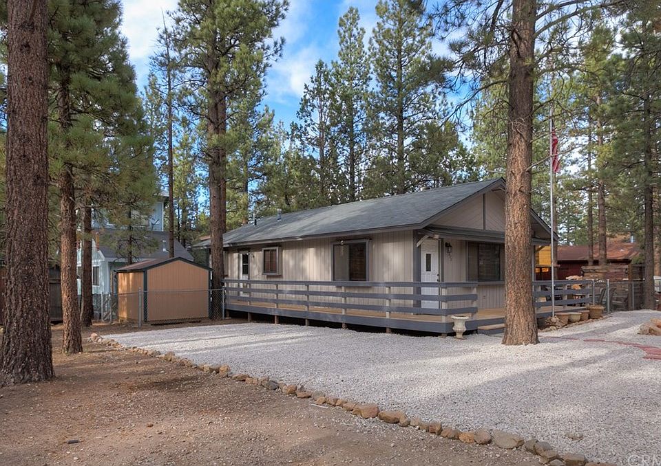 1st image of 2077 3rd Ln