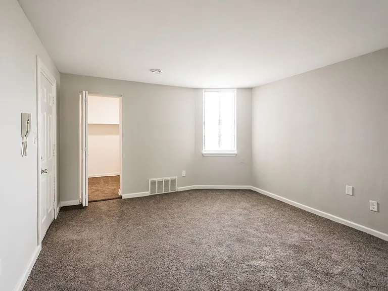 Kirkwood Apartments — Photo 26