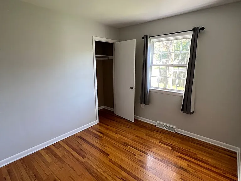 427 W Marion St — Photo 12