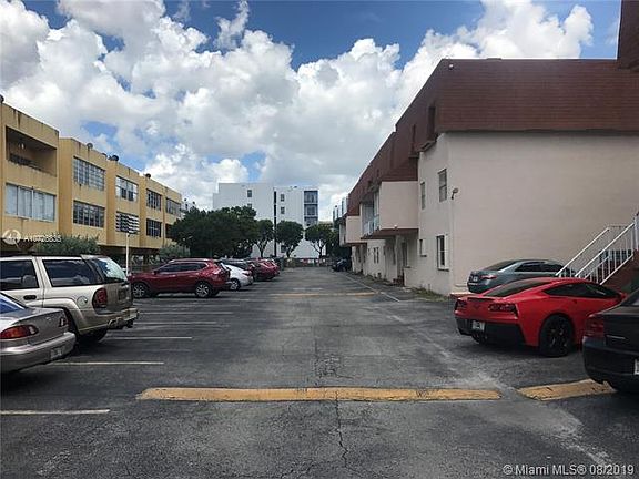 4th image of 1560 W 46th St #224