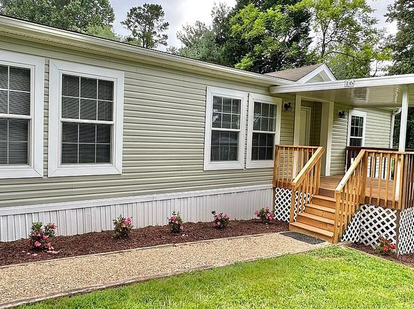 16 Outer Park Dr