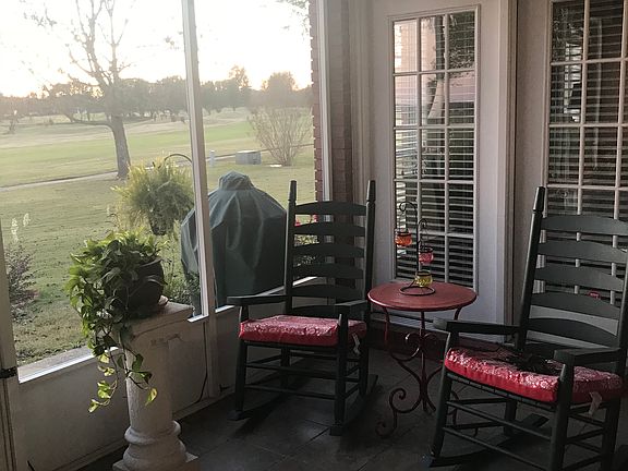 Screened in back porch 