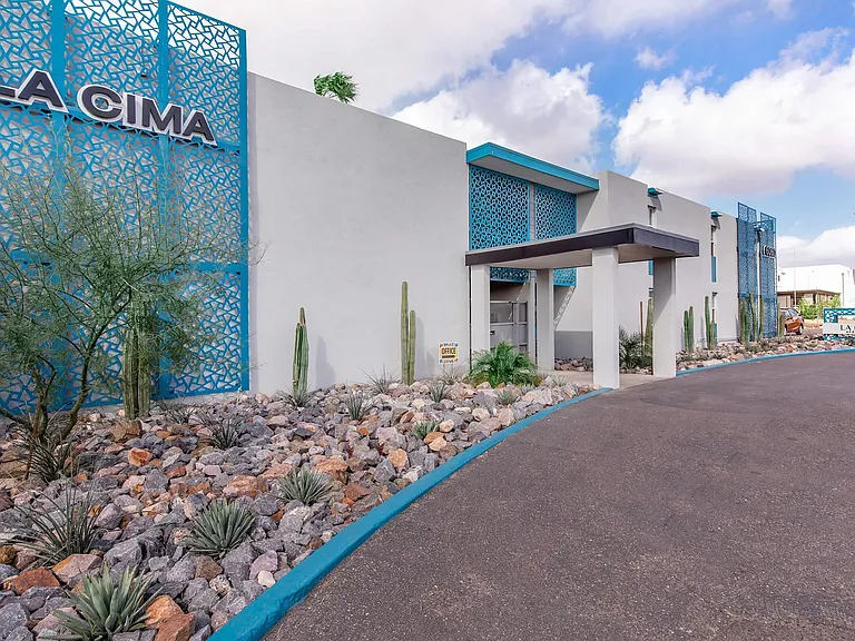 La Cima Apartments — Photo 16
