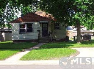 1621 Illinois Ave SW, Huron, SD 57350