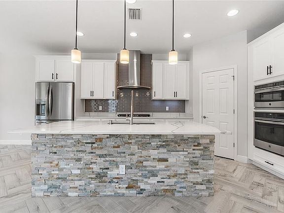 2nd image of 12806 Munro Ln