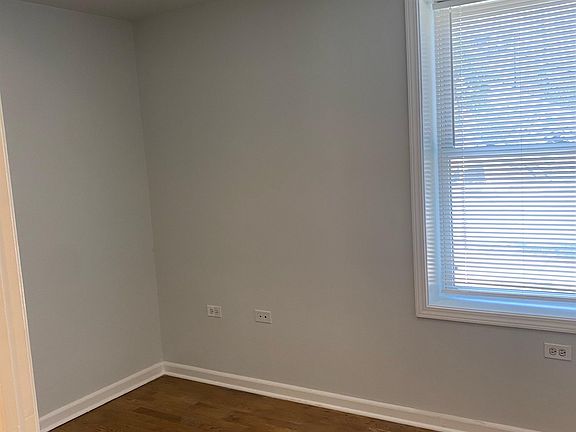 3rd image of 2622 W Diversey Ave #101