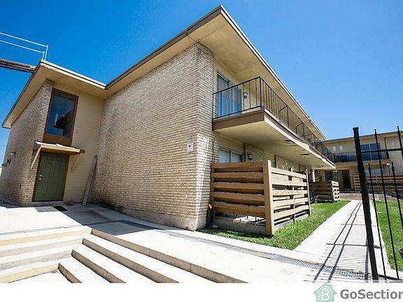 2nd image of 111 Siesta Ln APT 8B