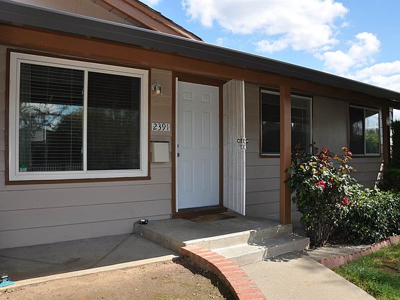 3rd image of 2391 McGregor Dr