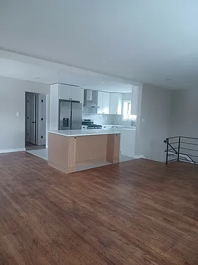 Large Renovated 3 Bedroom, Two Bath, (Aa) Freshly Painted, Lindenwood (Howard Beach) At Lindenwood — Photo 4