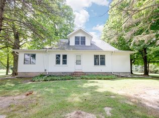 56846 Indian Lake Rd, Dowagiac, MI 49047