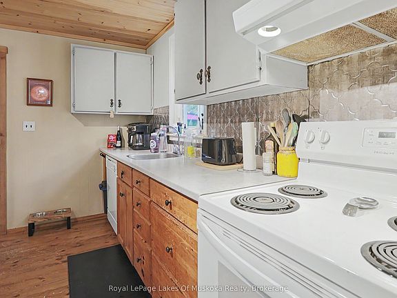 4th image of 1003 Kelly Rd