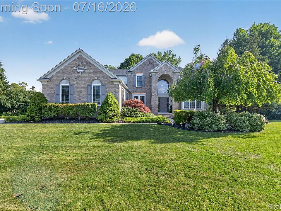 1st image of 48560 Manhattan Cir