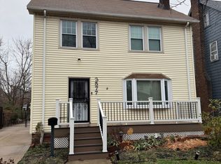 3577 Cedarbrook Rd, University Heights, OH 44118