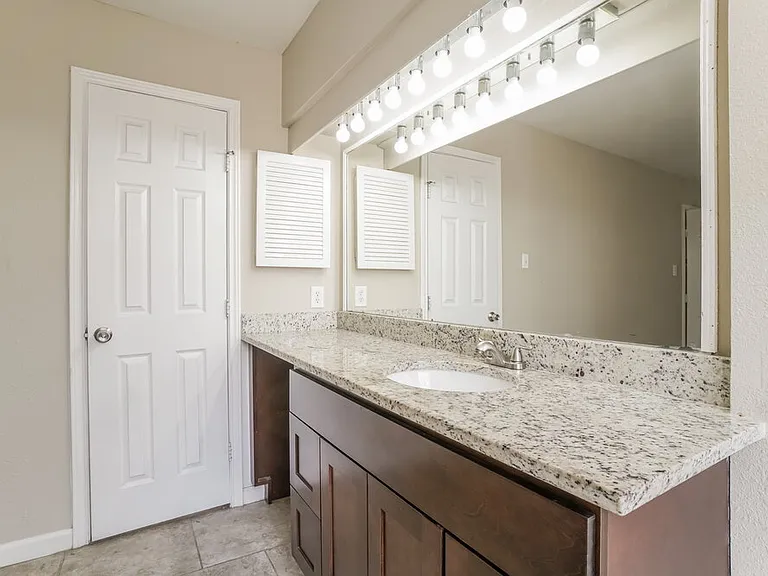 7659 Athlone Dr — Photo 13
