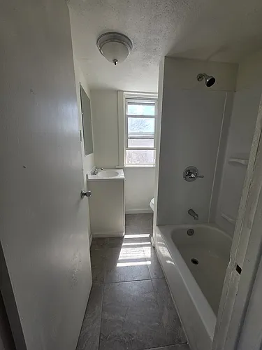584 Connecticut Ave Photo 1