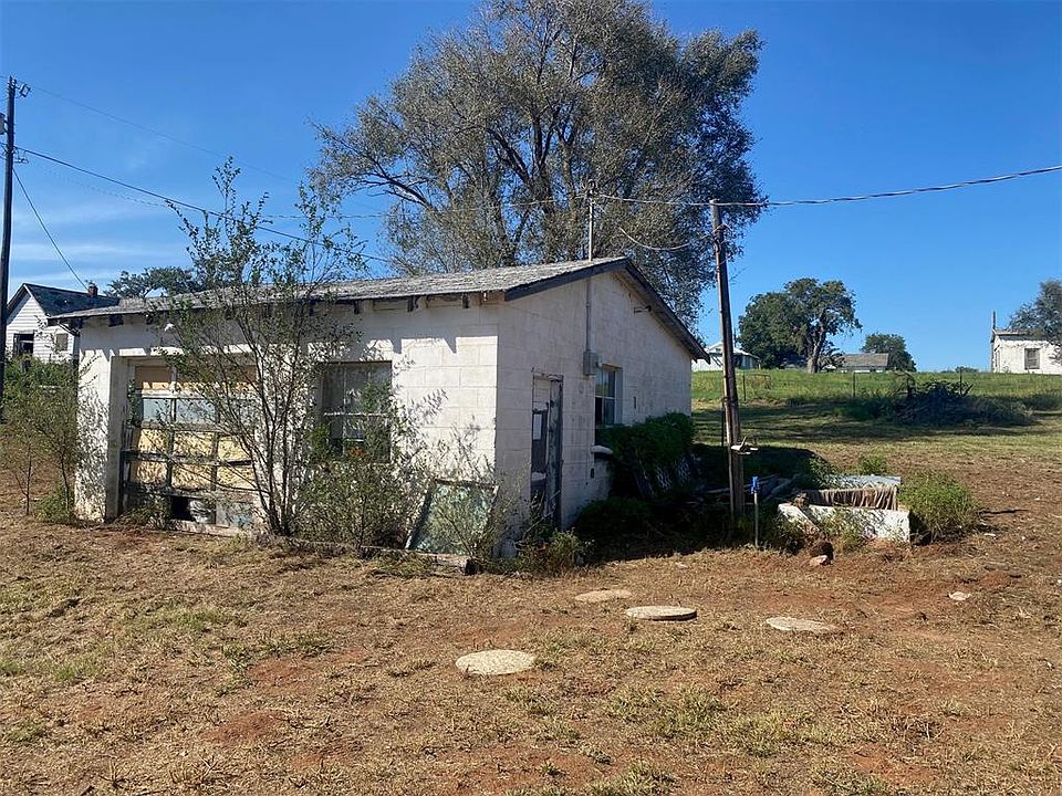 2nd image of 195 2nd St