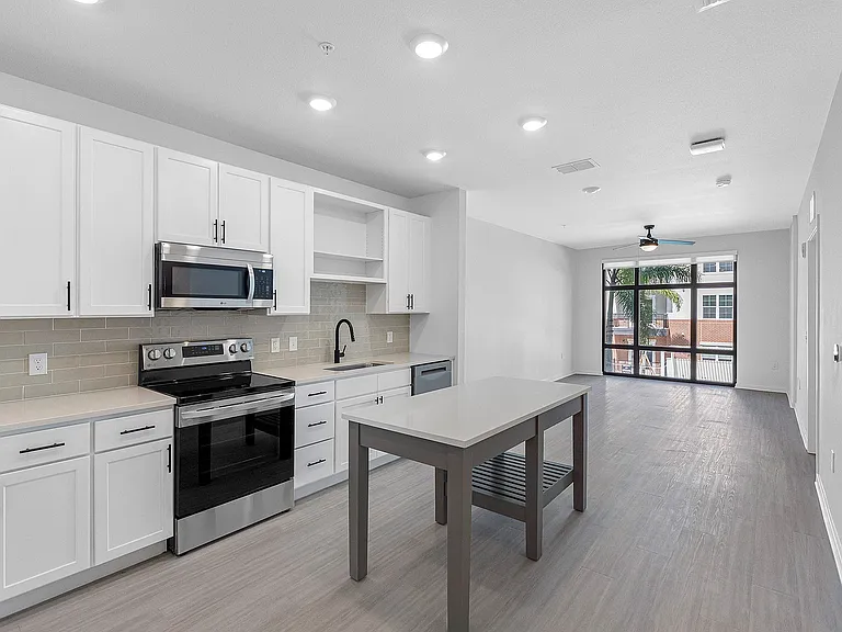 Evelyn City Lofts 235 (4)
