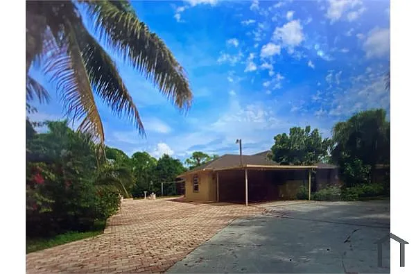 Building Photo - 8698 Banyan Blvd