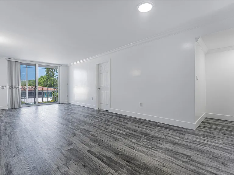 8340 Harding Ave #201 — Photo 14
