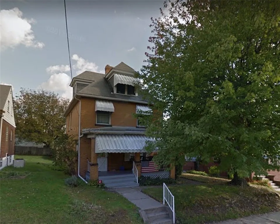 352 Colfax St photo 1